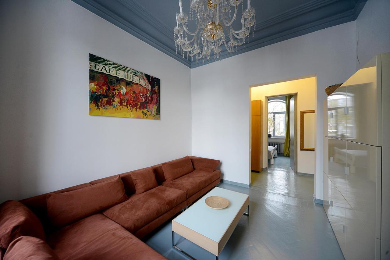 Artol Gorodetskogo Apartment Kiev Exterior foto