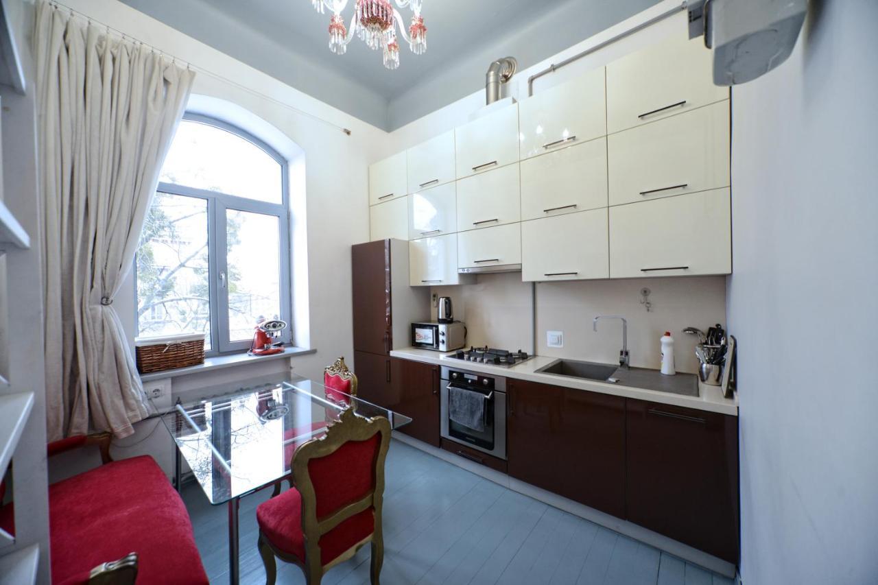 Artol Gorodetskogo Apartment Kiev Exterior foto